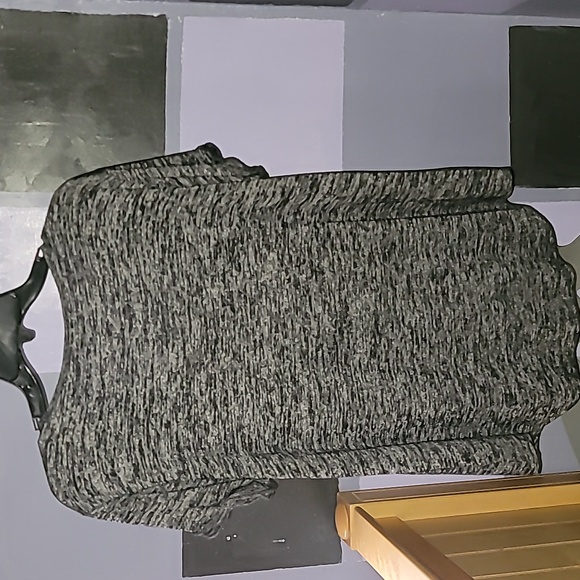 Women - Picture 2 of 3